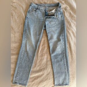 American Eagle Strigid Mom Jean